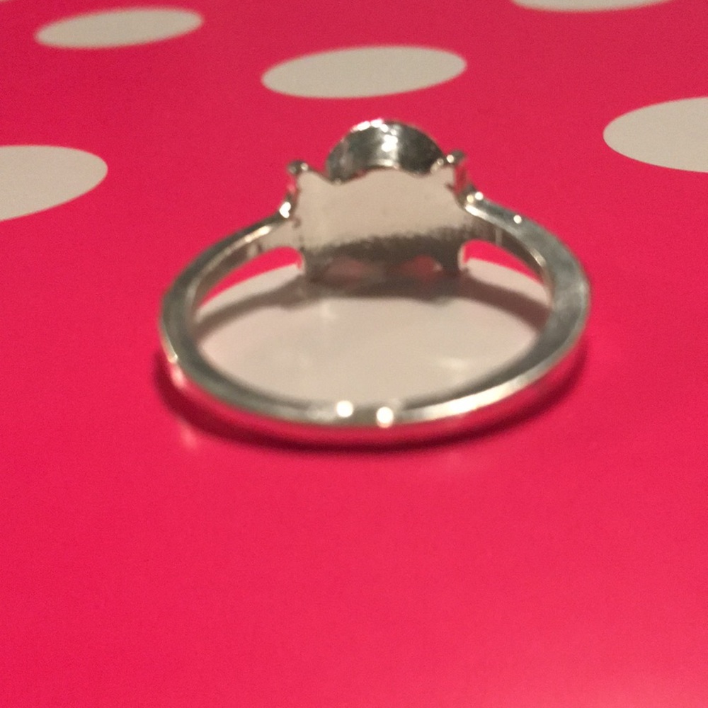 A ring - Picture 3 of 4
